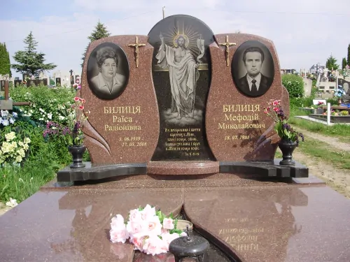 подвійні пам’ятники