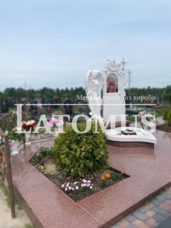 Ціни на гранітні комплекси на могилу