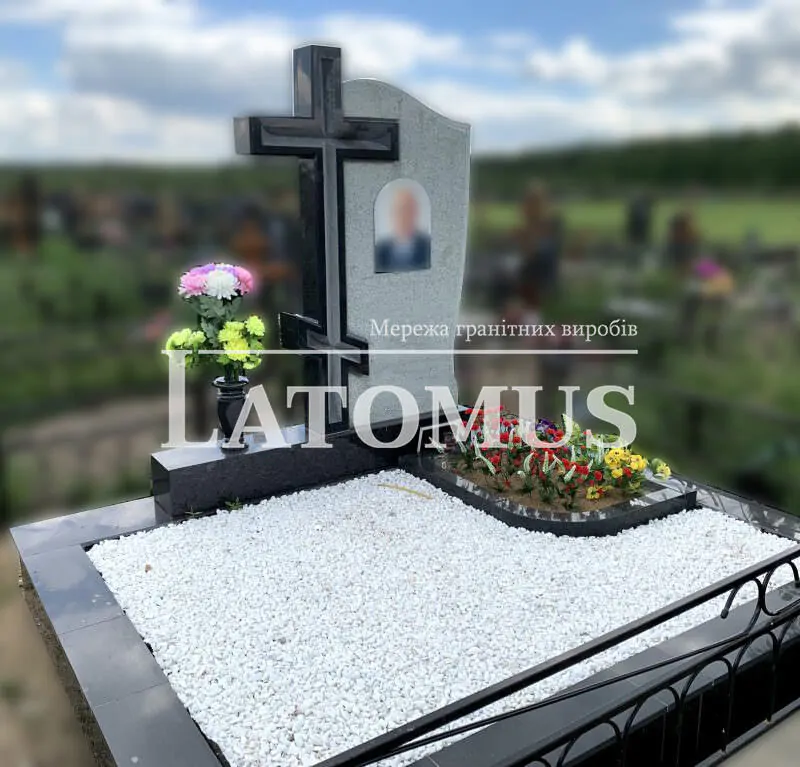 Гранітний комплекс на цвинтар