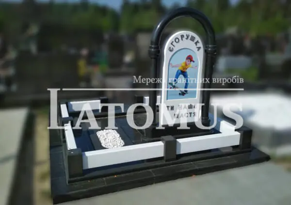 Мармуровий комплекс на могилу