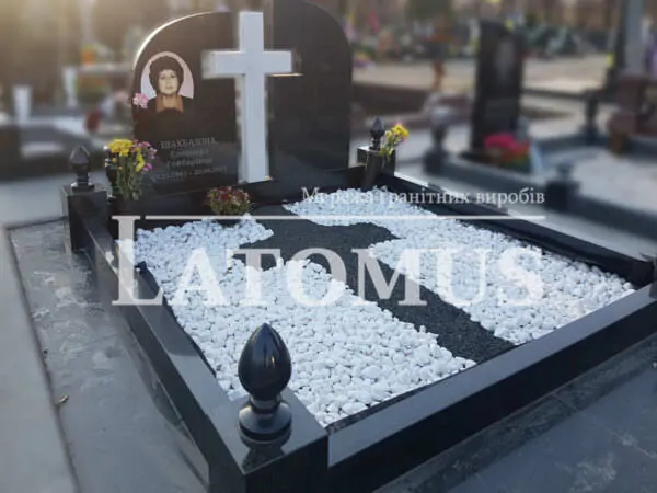 Подвійний памятник з мармуру ціни