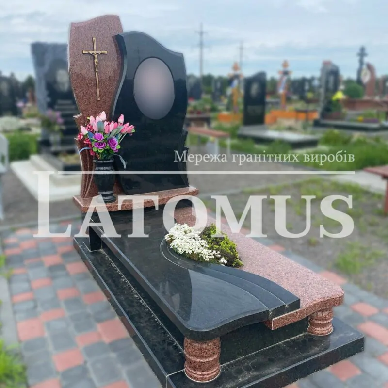 Одинарний гранітний пам`ятник на могилу купити
