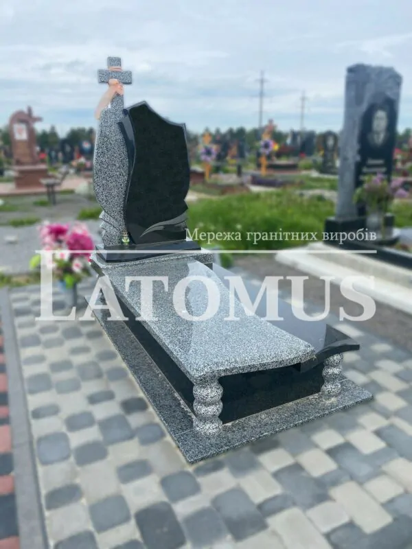 Одинарний гранітний пам`ятник на могилу купити