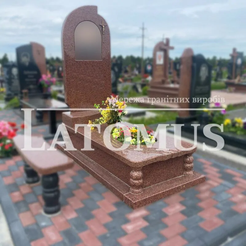 Одинарний гранітний пам`ятник на могилу купити