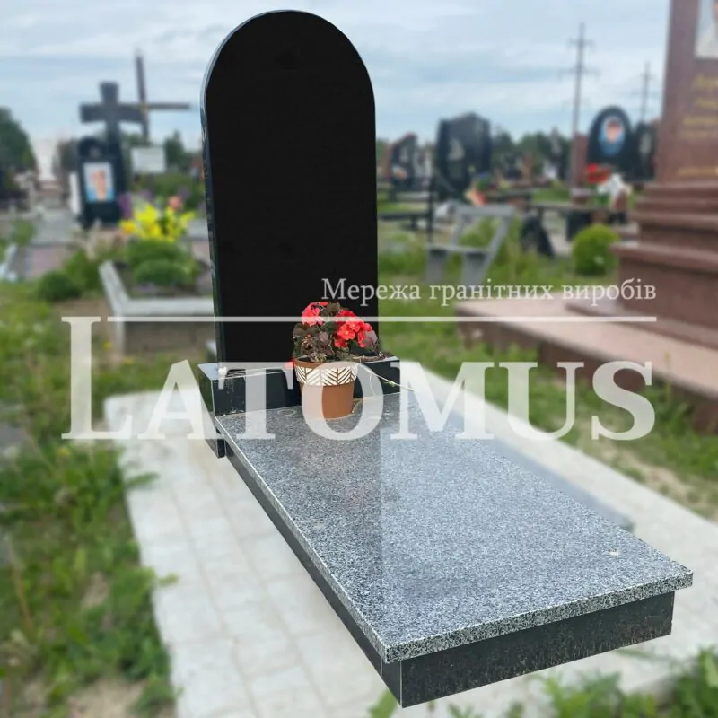 Одинарний гранітний пам`ятник на могилу купити