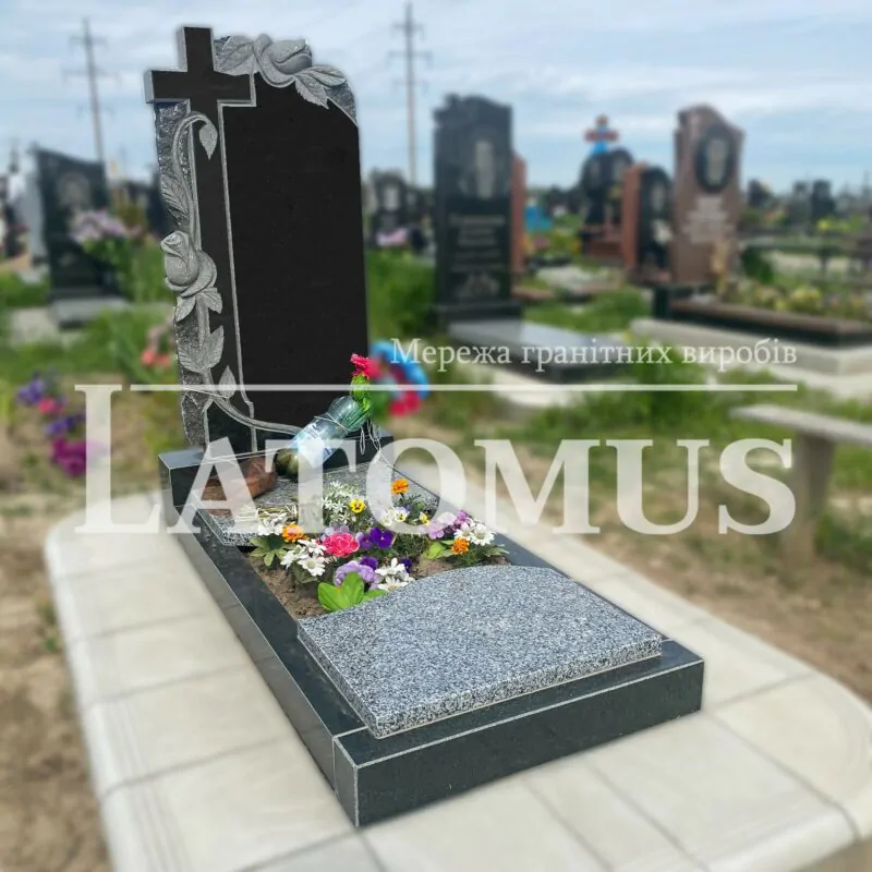 Одинарний гранітний пам`ятник на могилу купити