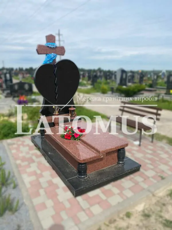 Ексклюзивний гранітний пам`ятник на могилу купити