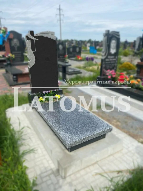 Одинарний гранітний пам`ятник на могилу купити