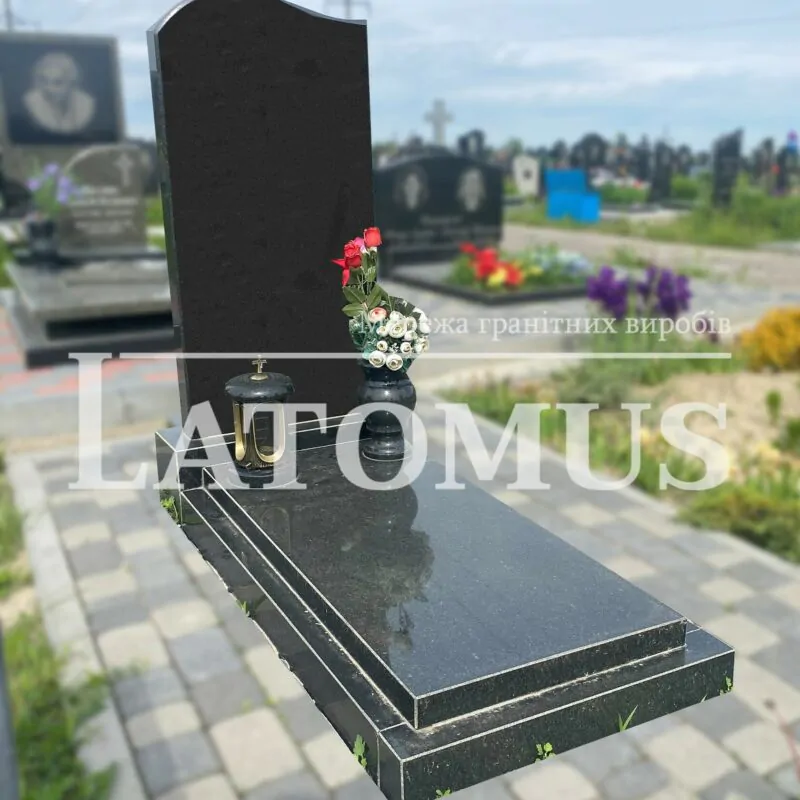 Одинарний гранітний пам`ятник на могилу купити