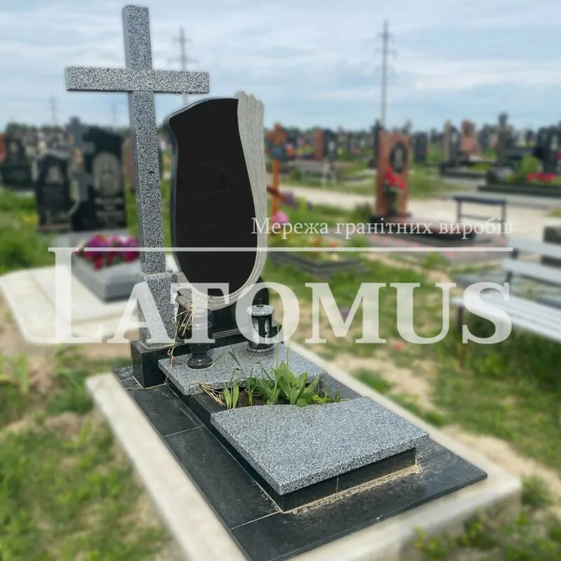 Одинарний гранітний пам`ятник на могилу купити