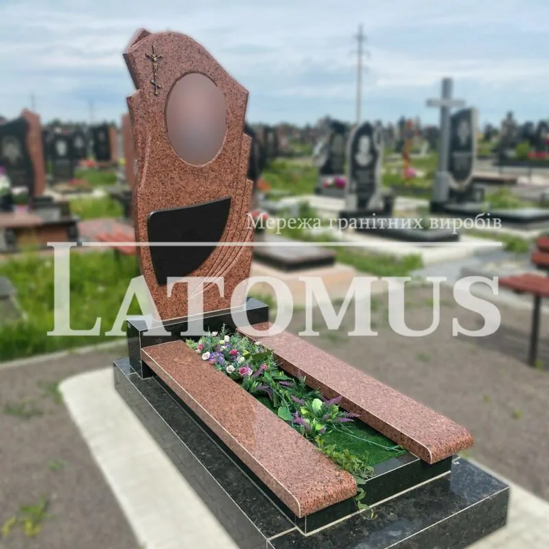 Ексклюзивний гранітний пам`ятник на могилу купити