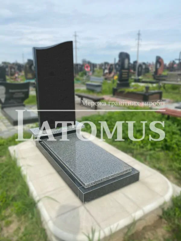 Одинарний гранітний пам`ятник на могилу купити