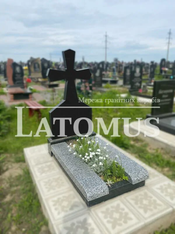 Одинарний гранітний пам`ятник на могилу купити