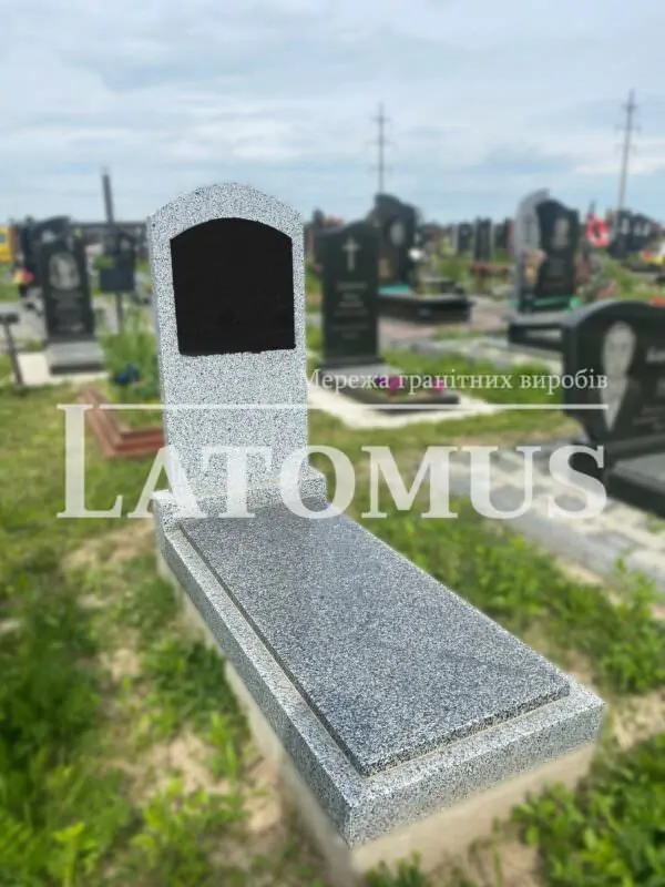 Одинарний гранітний пам`ятник на могилу купити