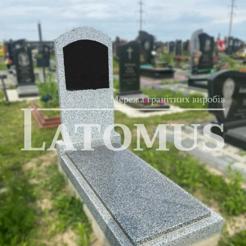 Одинарний гранітний пам`ятник на могилу купити