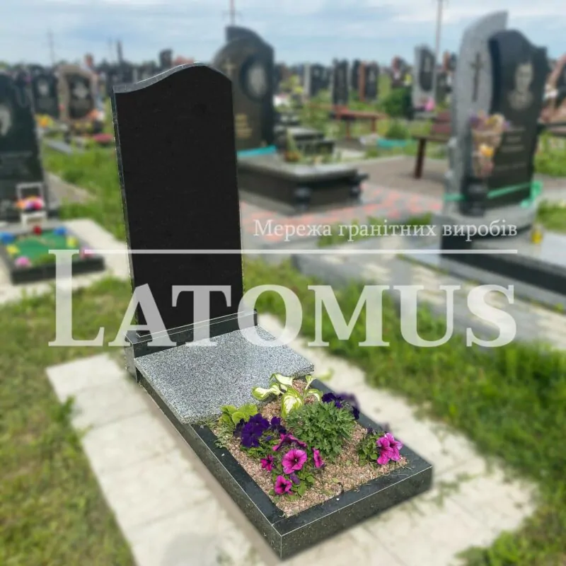 Класичний гранітний памятник на могилу ціни