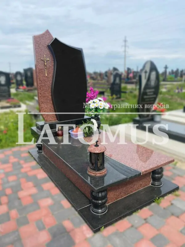 Вишуканий гранітний памятник на могилу ціни