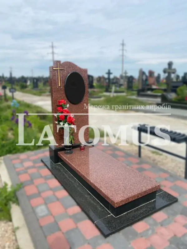 Вишуканий гранітний памятник на могилу ціни