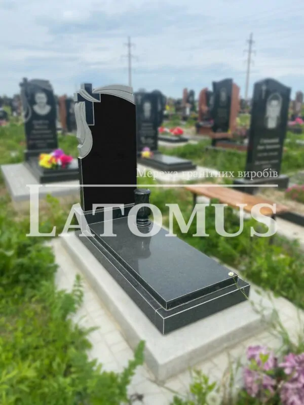 Гранітний памятник на могилу ціни