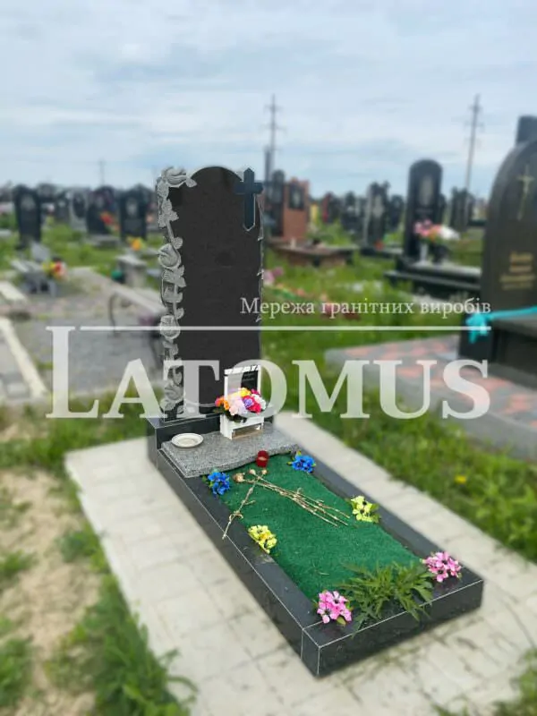 Гранітний памятник на могилу ціни