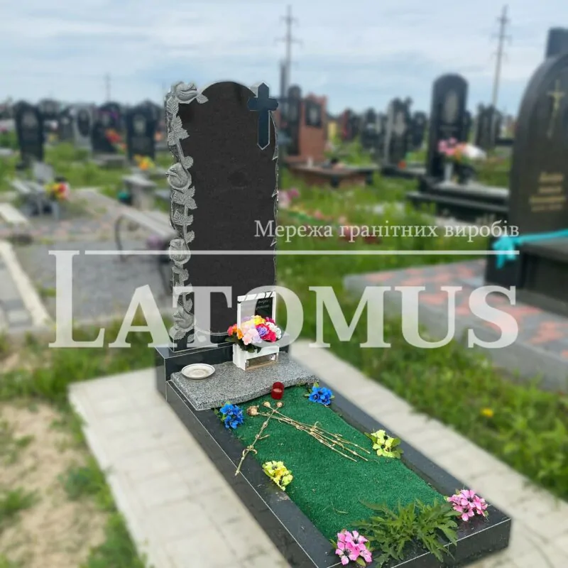 Гранітний памятник на могилу ціни