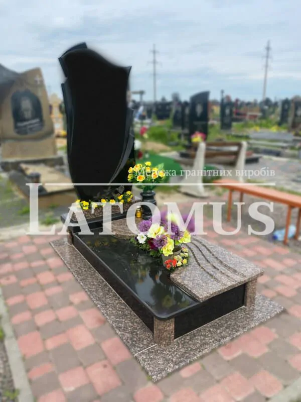 Вишуканий гранітний памятник на могилу ціни