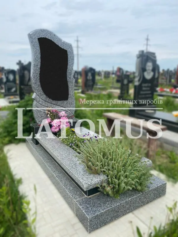 Вишуканий гранітний памятник на могилу ціни