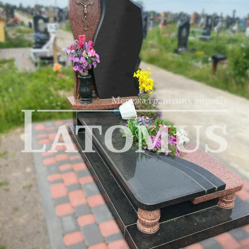 Вишуканий гранітний памятник на могилу ціни