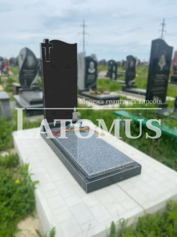 Вишуканий гранітний памятник на могилу ціни