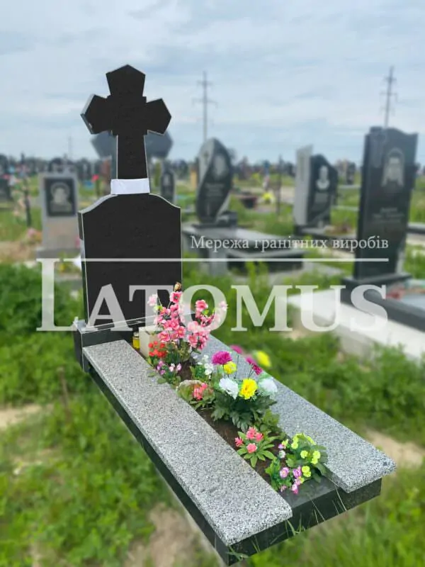 Вишуканий гранітний памятник на могилу ціни