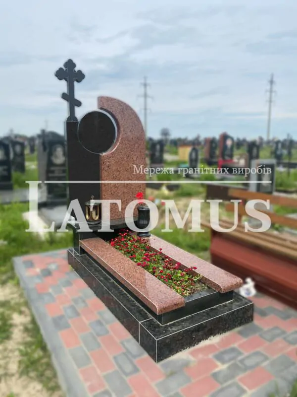 Вишуканий гранітний памятник на могилу ціни