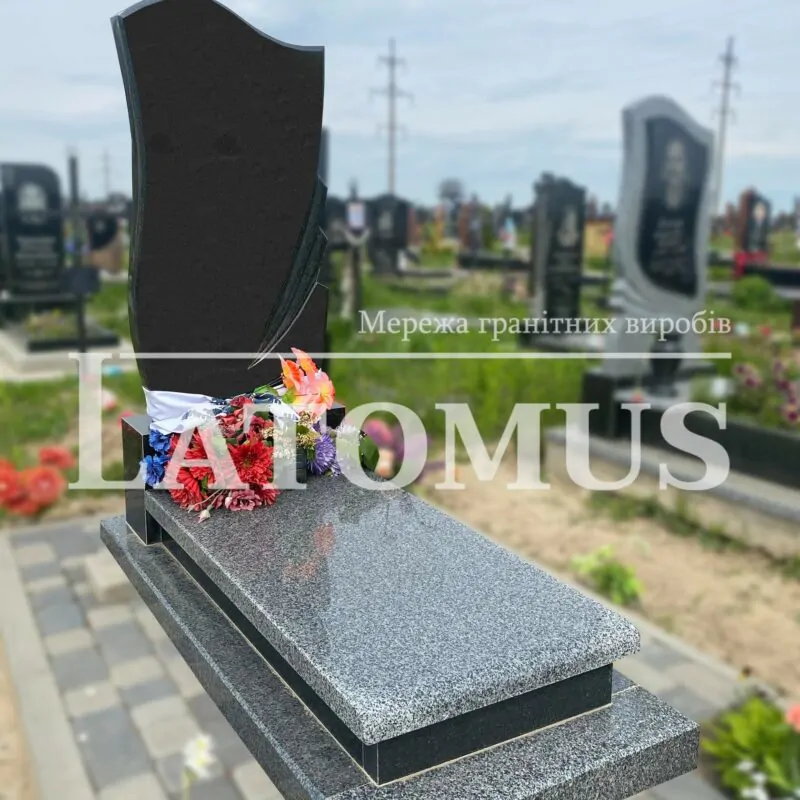 Гранітний памятник на могилу ціни