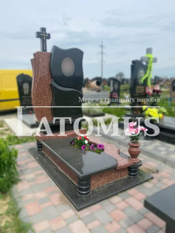 Вишуканий гранітний памятник на могилу ціни