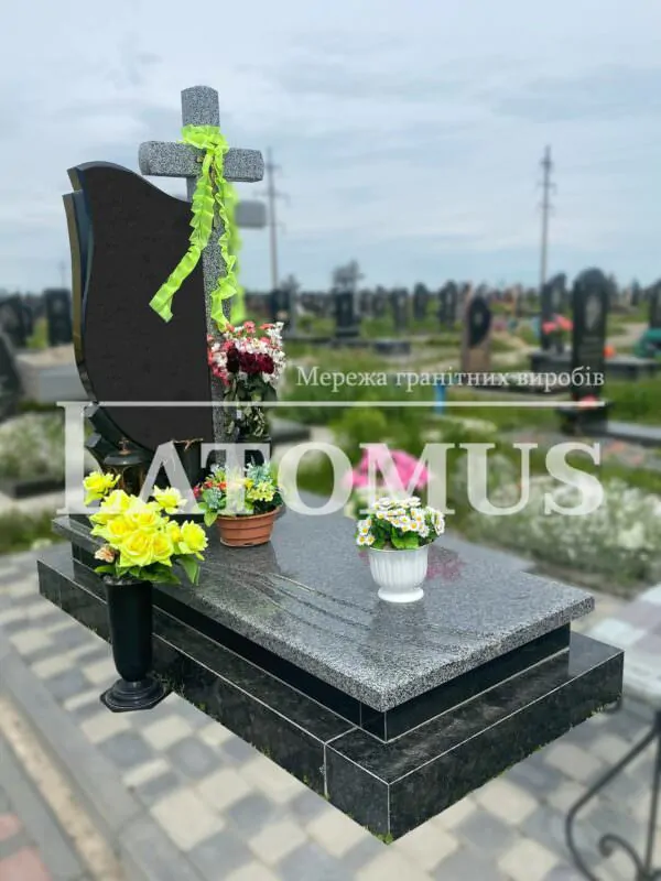Вишуканий гранітний памятник на могилу ціни
