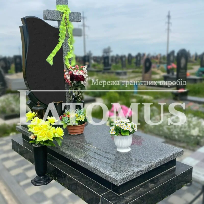 Вишуканий гранітний памятник на могилу ціни