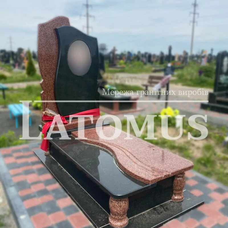 Вишуканий памятник з граніту