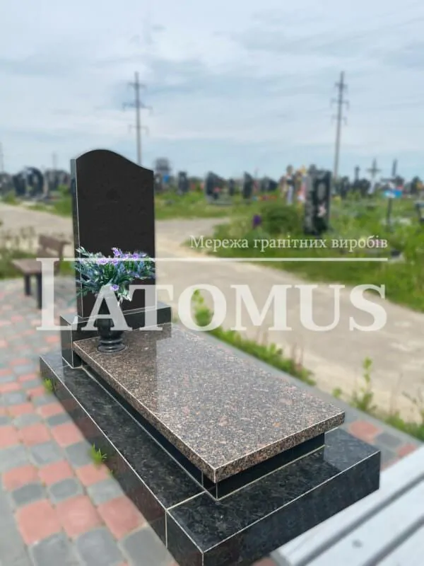 Елегантний памятник на могилу купити
