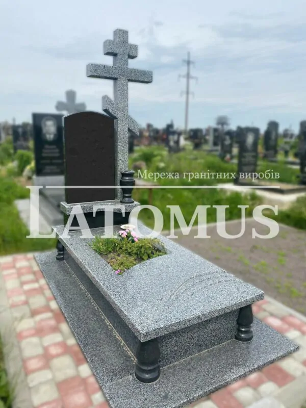 Гранітний памятник на могилу ціни