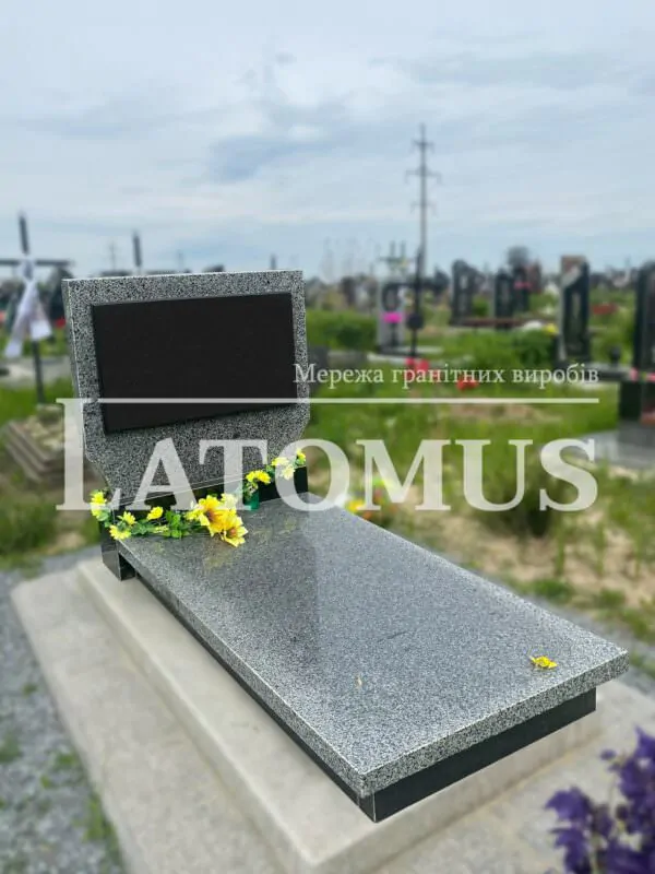 Гранітний памятник на могилу ціни