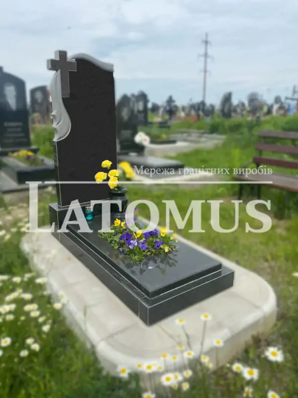 Гранітний памятник на могилу ціни