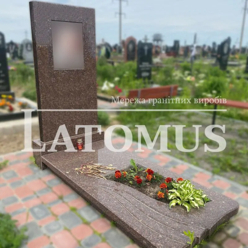 Гранітний памятник на могилу ціни