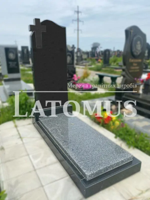 Гранітний памятник на могилу ціни