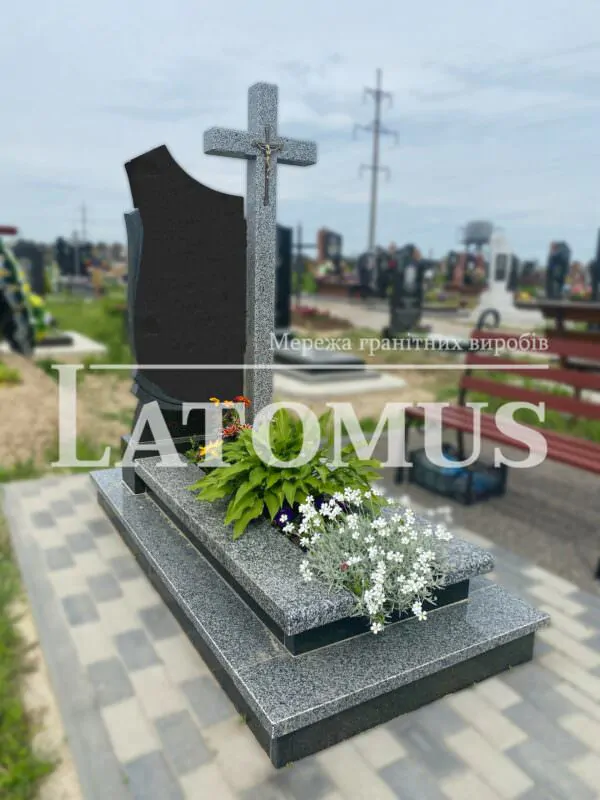 Гранітний памятник на могилу ціни