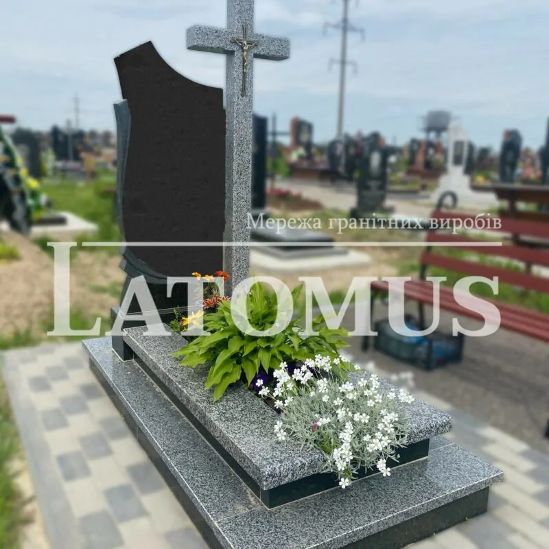 Гранітний памятник на могилу ціни