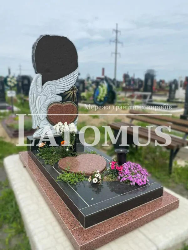 Гранітний памятник на могилу ціни