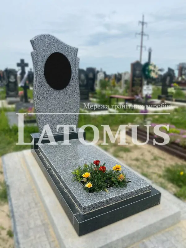 Гранітний памятник на могилу ціни