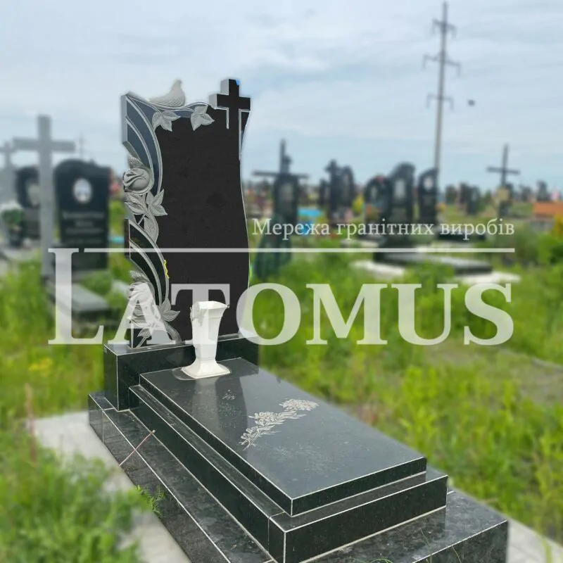Гранітний памятник на могилу