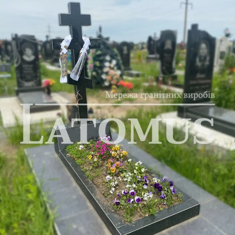 Ексклюзивний одинарний памятник з граніту купити