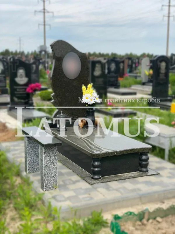 Ексклюзивний одинарний памятник з граніту купити