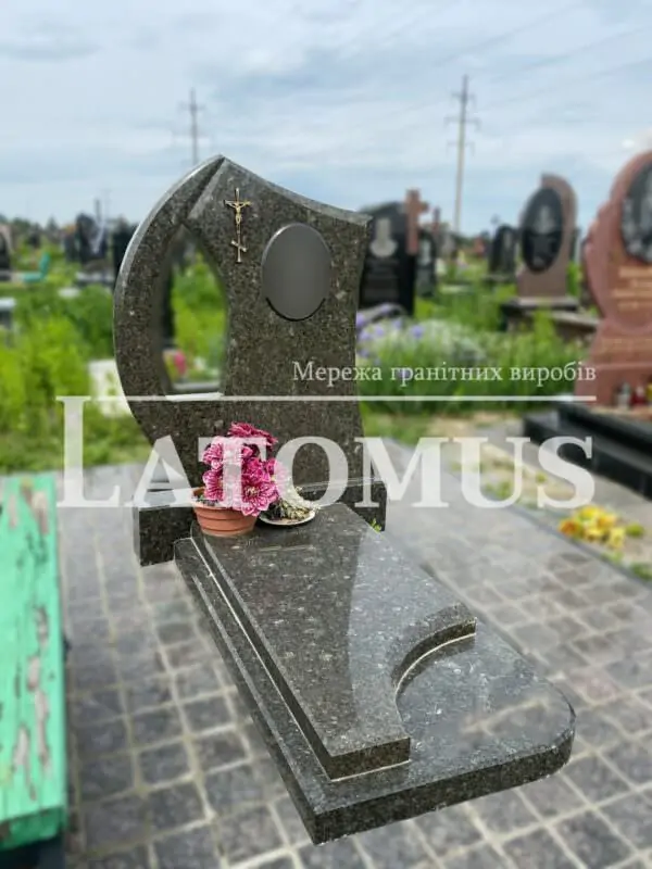 Ексклюзивний одинарний памятник з граніту купити